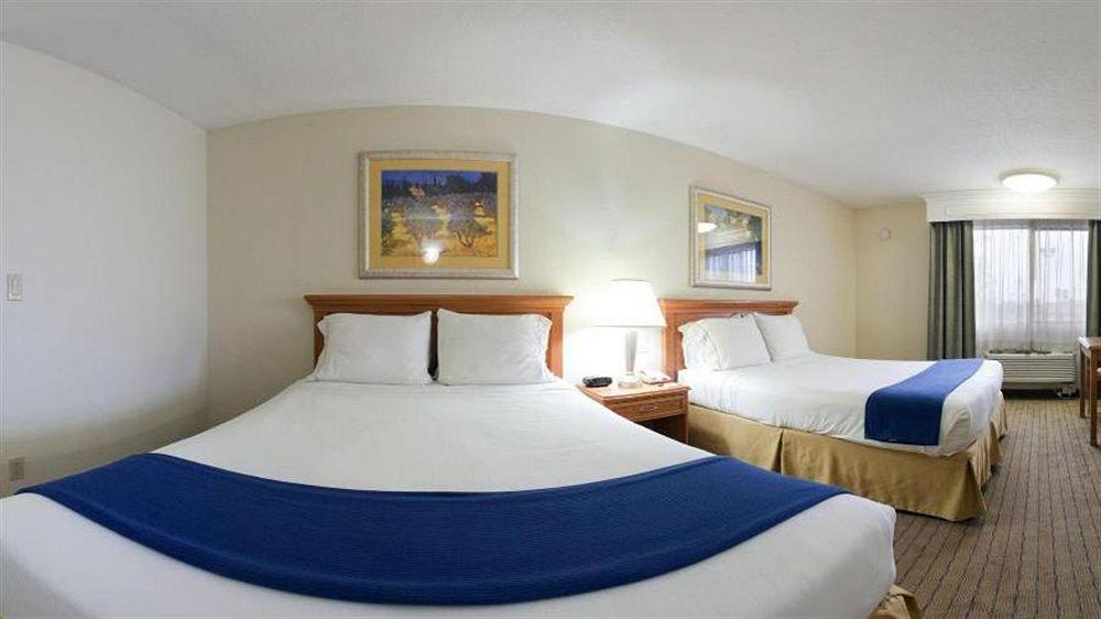 Holiday Inn Express Corning By Ihg Екстер'єр фото