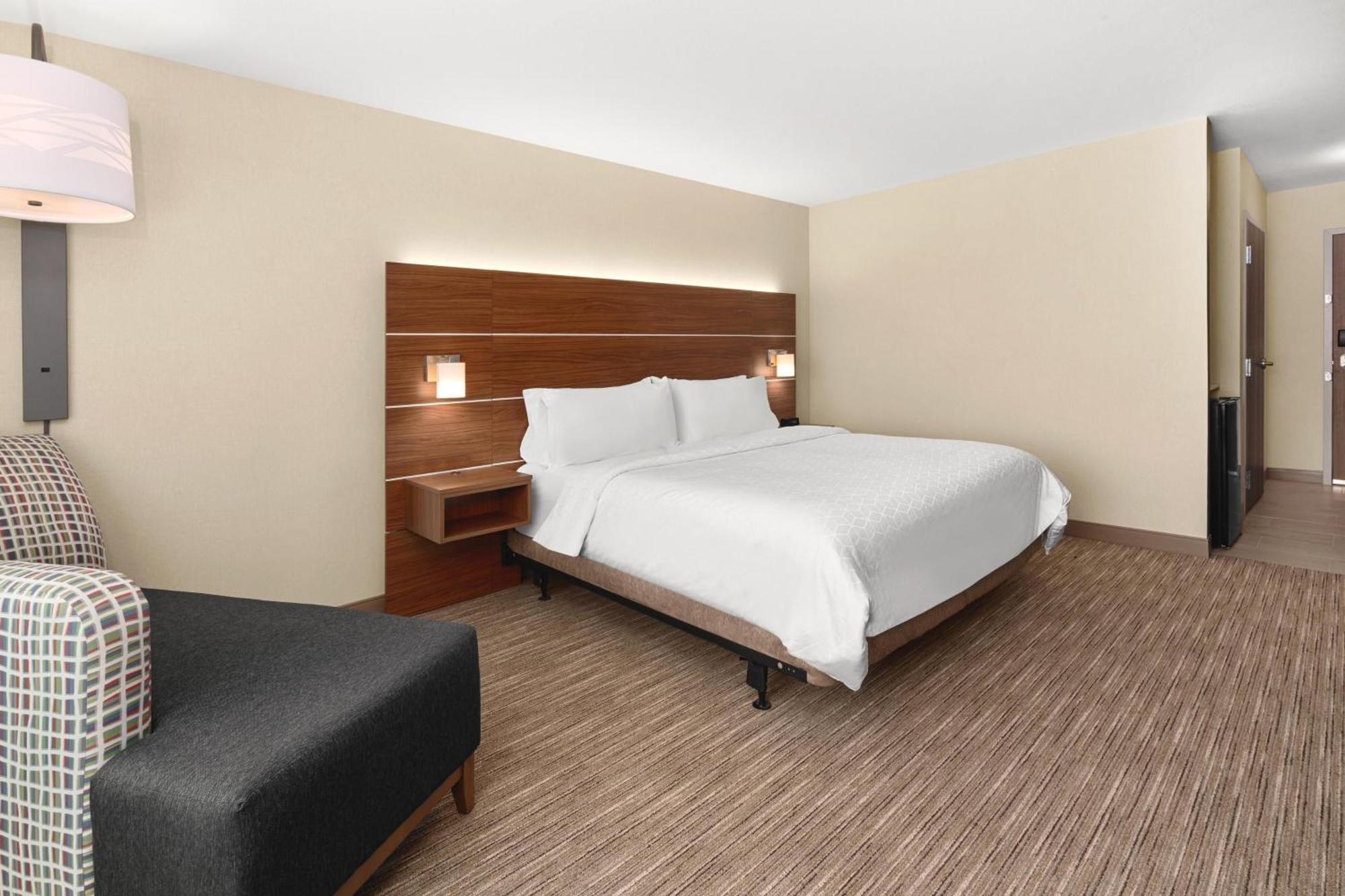 Holiday Inn Express Corning By Ihg Екстер'єр фото