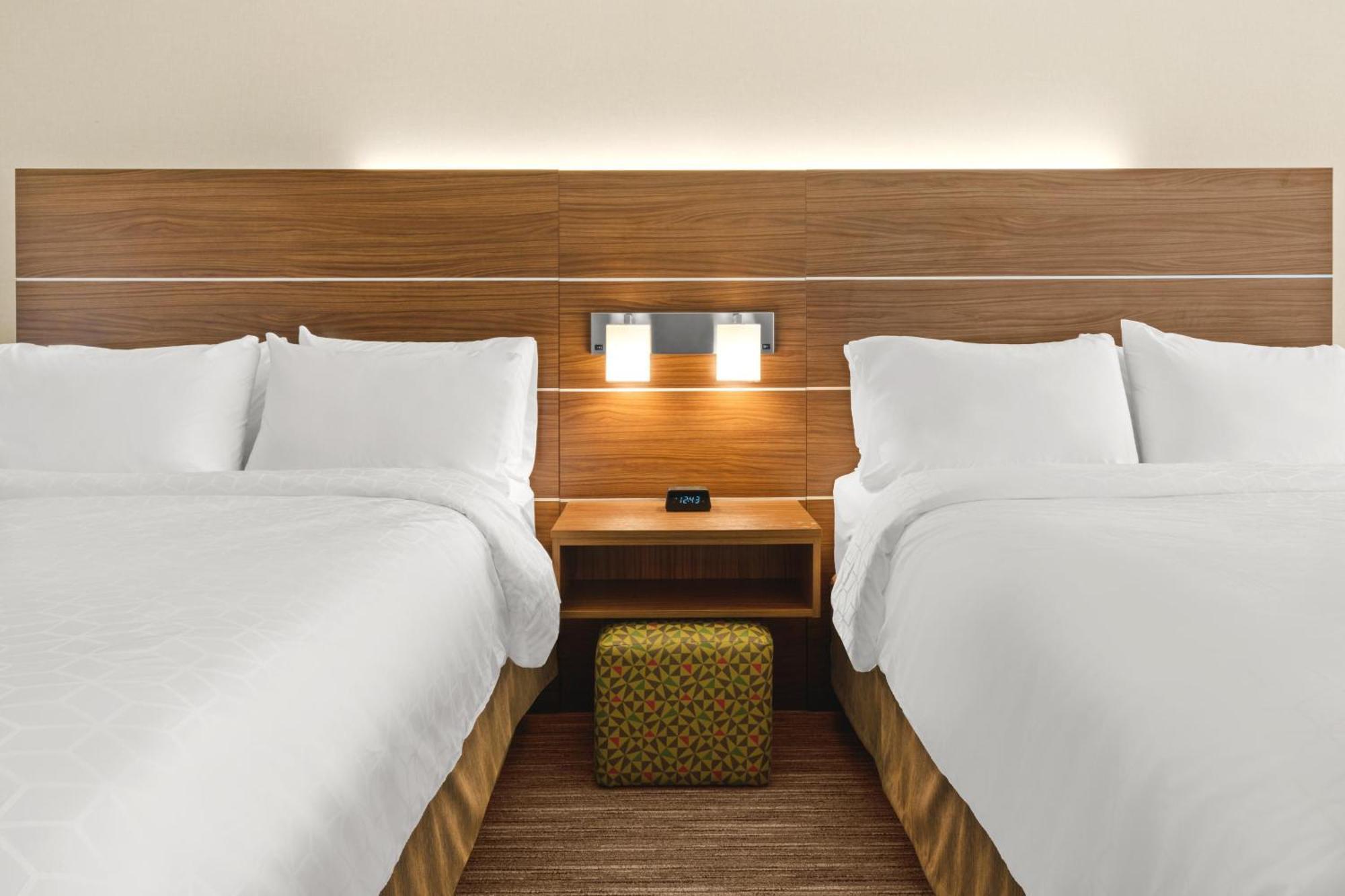 Holiday Inn Express Corning By Ihg Екстер'єр фото