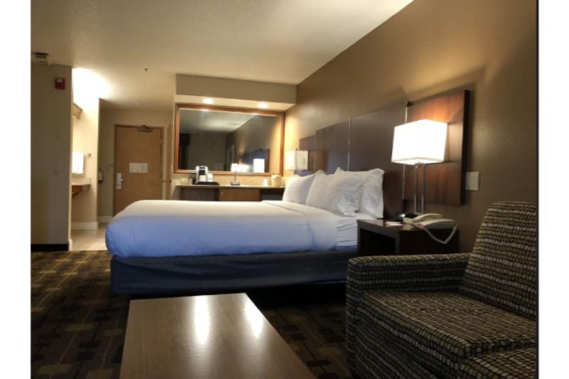 Holiday Inn Express Corning By Ihg Екстер'єр фото
