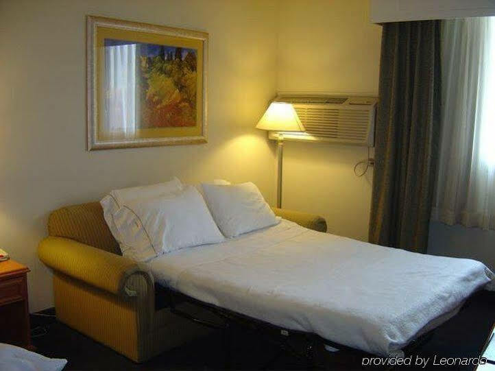 Holiday Inn Express Corning By Ihg Екстер'єр фото
